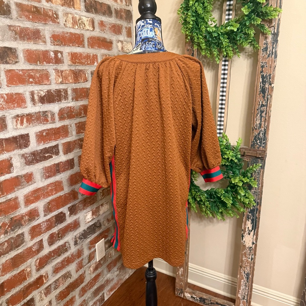 D15 - Entro Brown Textured Mini Dress with Green and Red Accents - Picture 3 of 7